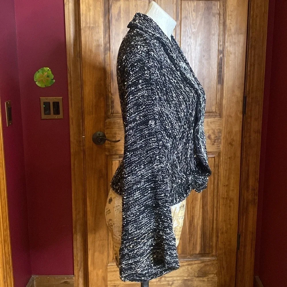 BCBGMAXAZRIA black white Buckle Front bell Sleeve Marled Cardigan Sweater size S
